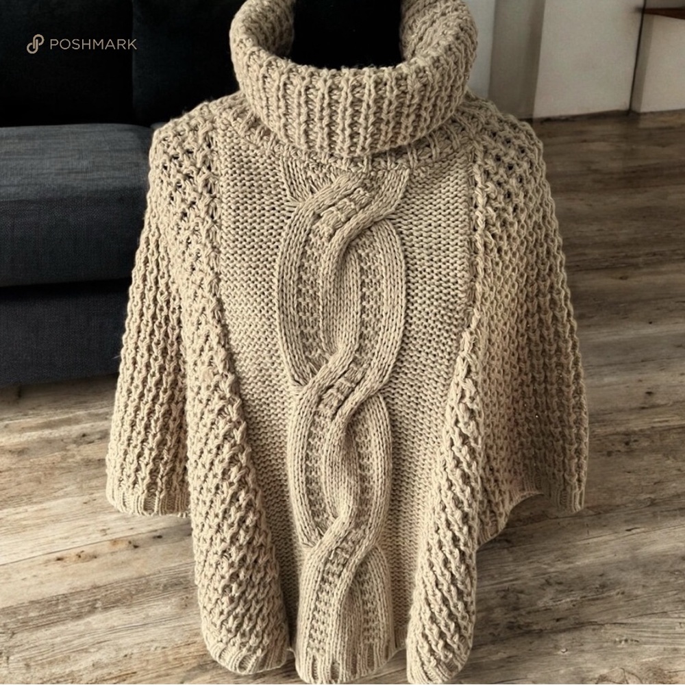 💖 Luxe Italian Cable Knit Turtleneck Poncho 💖